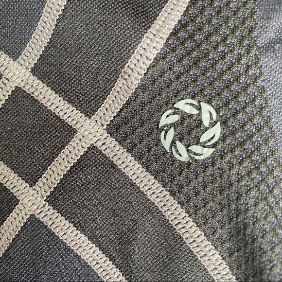 Avocado Seamless Leggings. Size Small - Picture 7 of 7